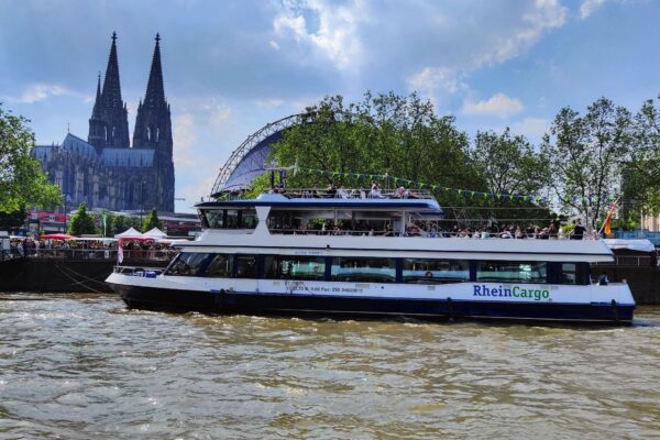 BDS Binnen Rheinfahrt bei Köln 2