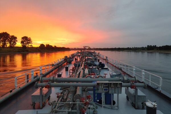 BDS Binnenschifffahrt bei Nacht
